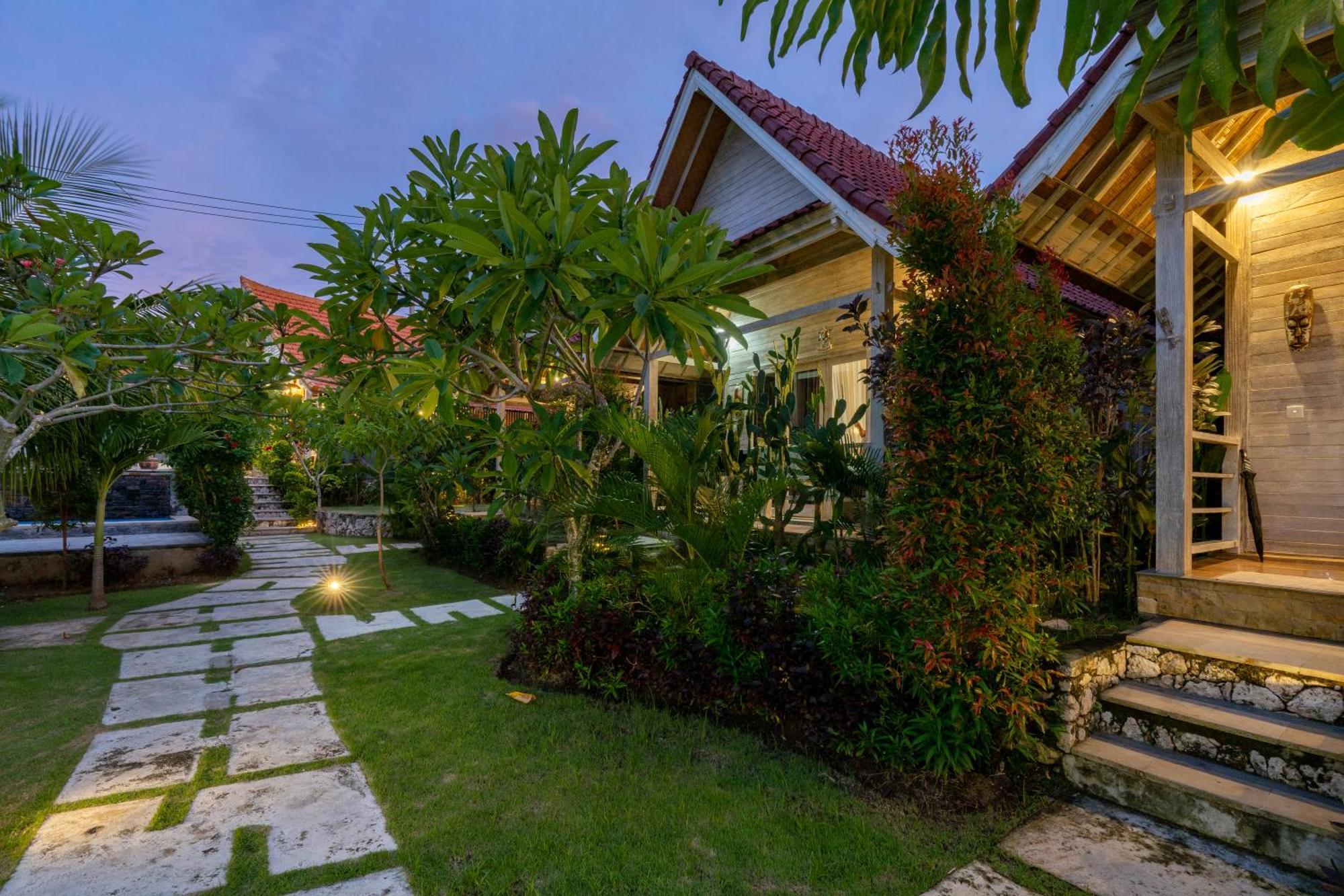 Le Biu Garden View Hotel Нуса Лембонган Екстериор снимка